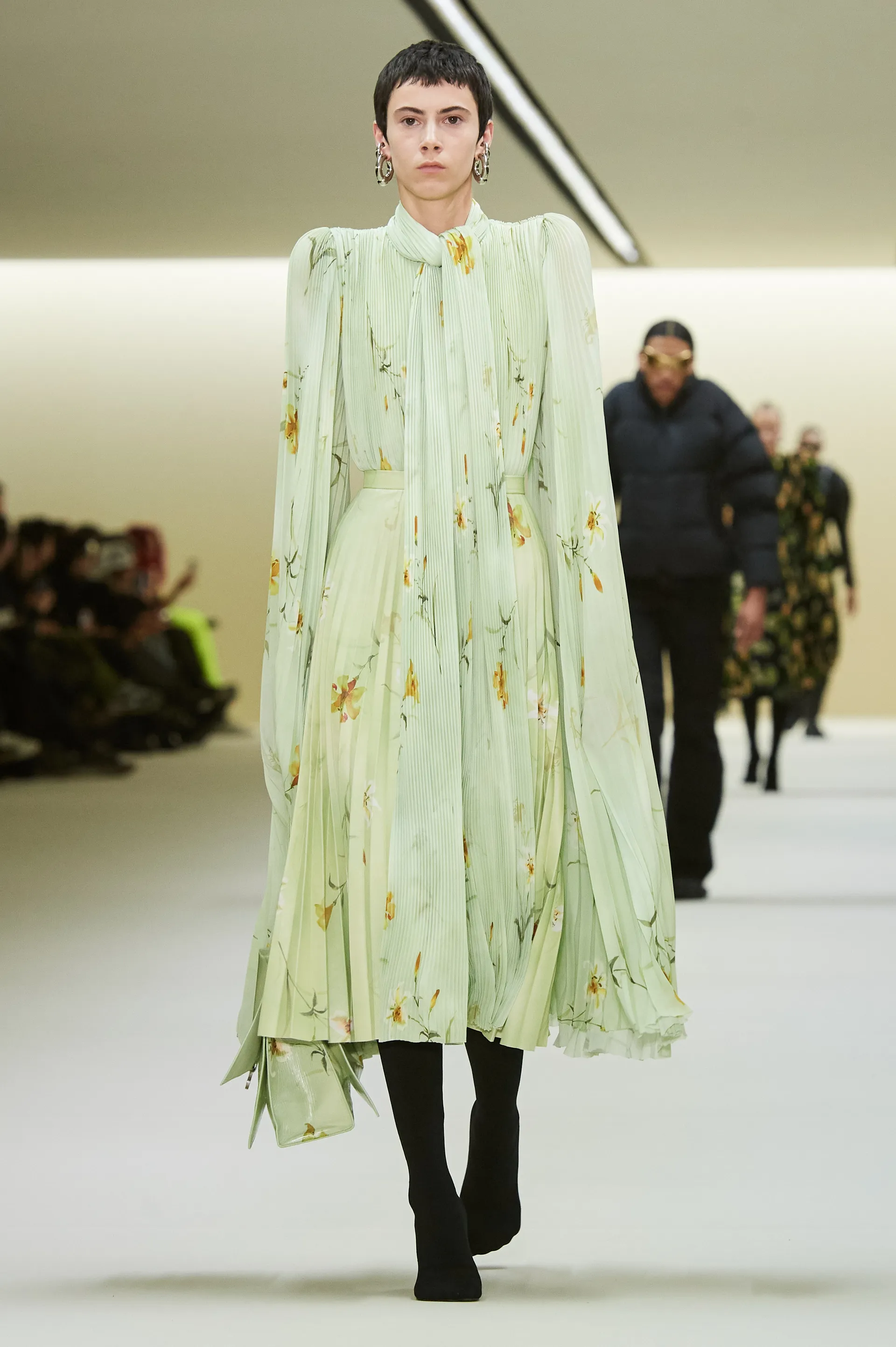 00027 Balenciaga Automne 2023 Prêt-à-porter Crédit Gorunway