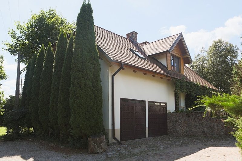 petite maison de luxe au bord du lac à vendre