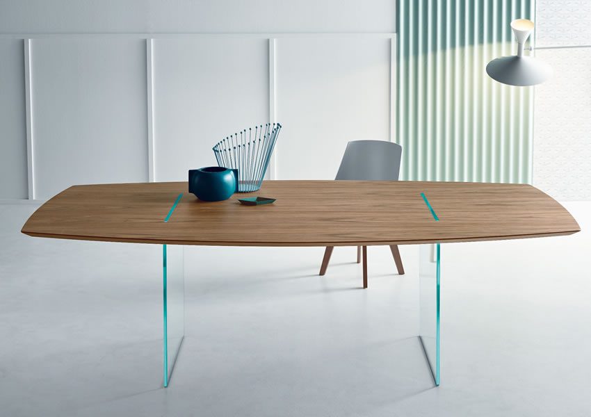 table en verre et bois pour la salle à manger