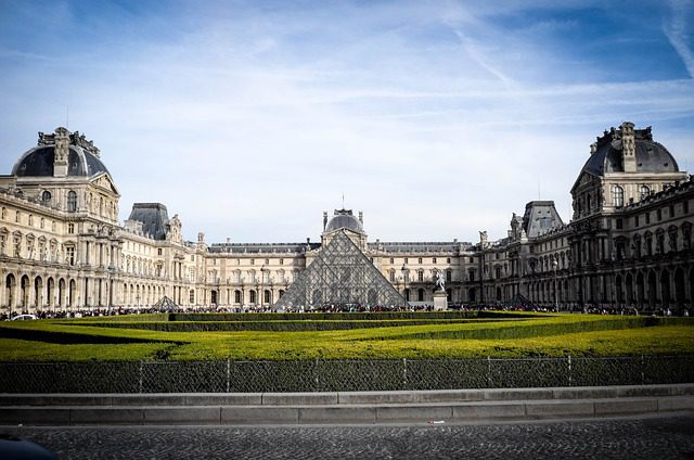 Visiter le Louvre