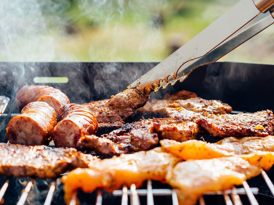 Grill de jardin au feu de bois