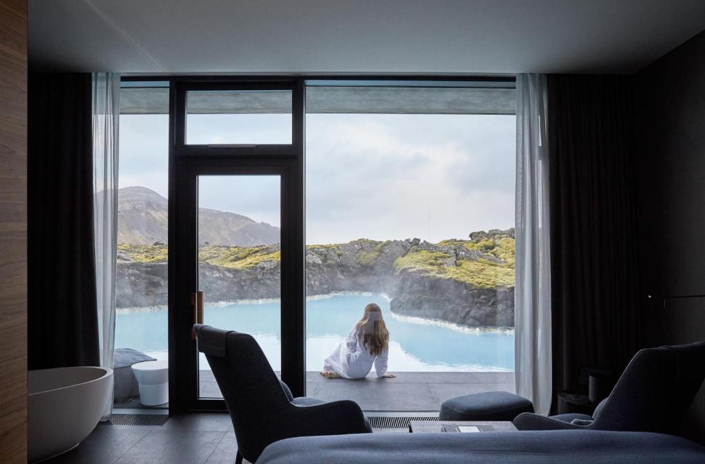 Destinations de vacances extravagantes La retraite au Blue Lagoon Islande Vue de l'intérieur