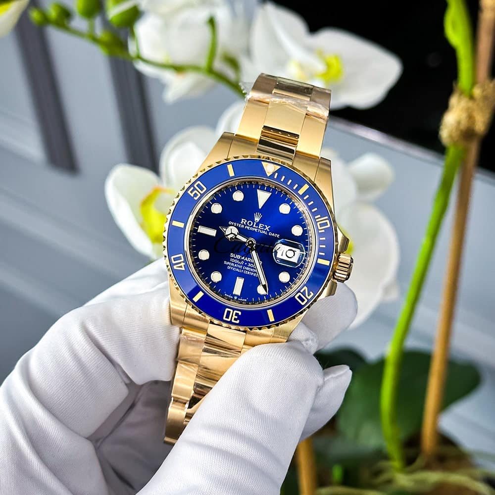 Rolex Submariner Date 41 mm Or jaune 18 carats Cadran bleu royal huître 2 1