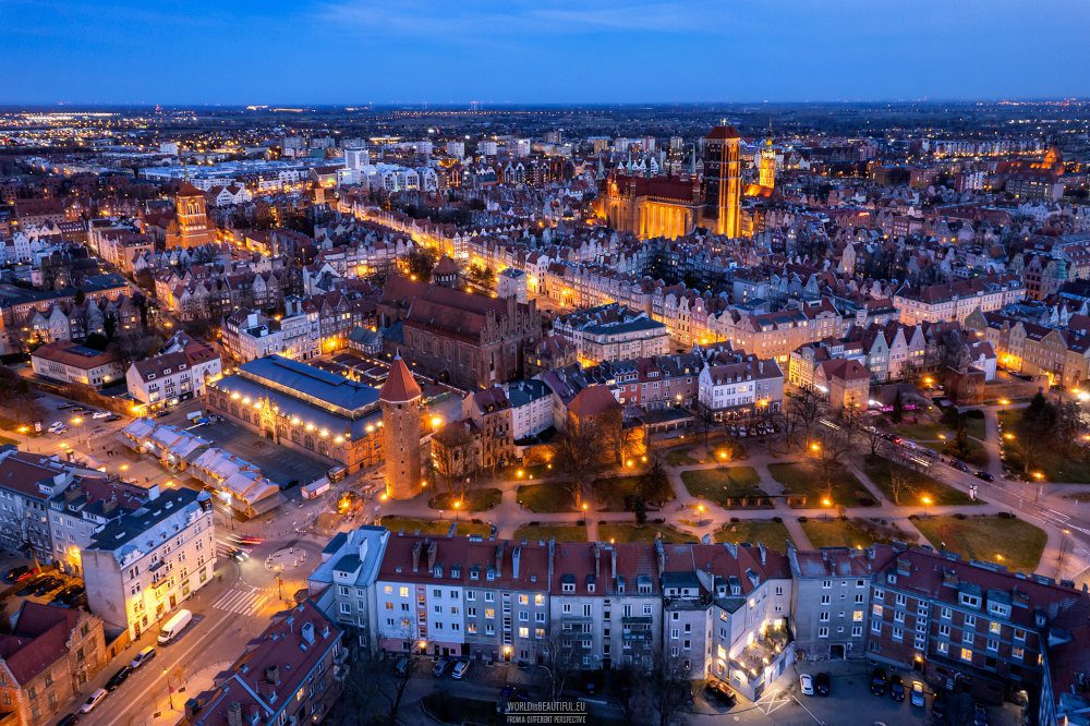 2439 Panorama du soir de Gdansk