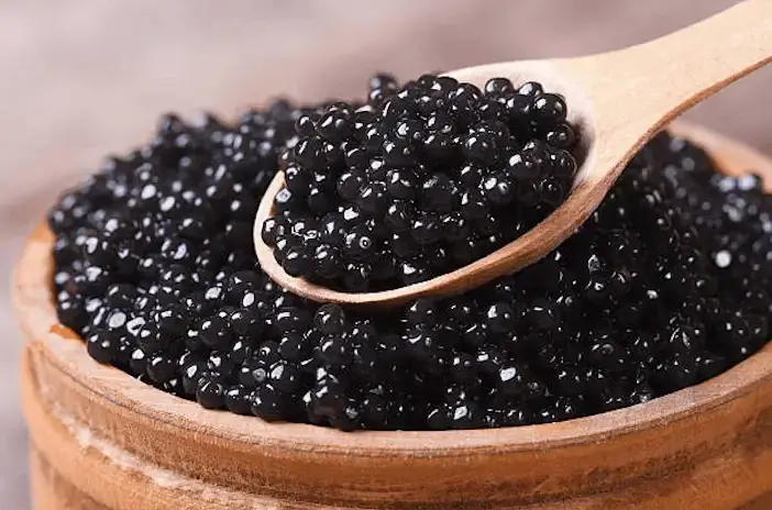 Comment goûter correctement au caviar