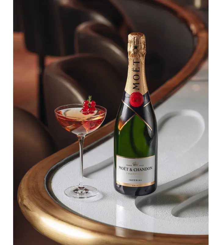 Coute Combien coûte une bouteille de champagne Moet ? - Deluxeblog