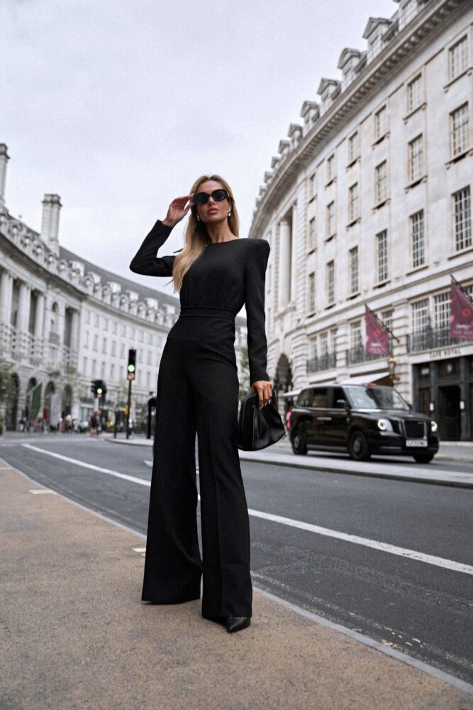 Combinaison élégante femme