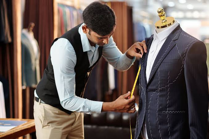 Costume sur mesure prix